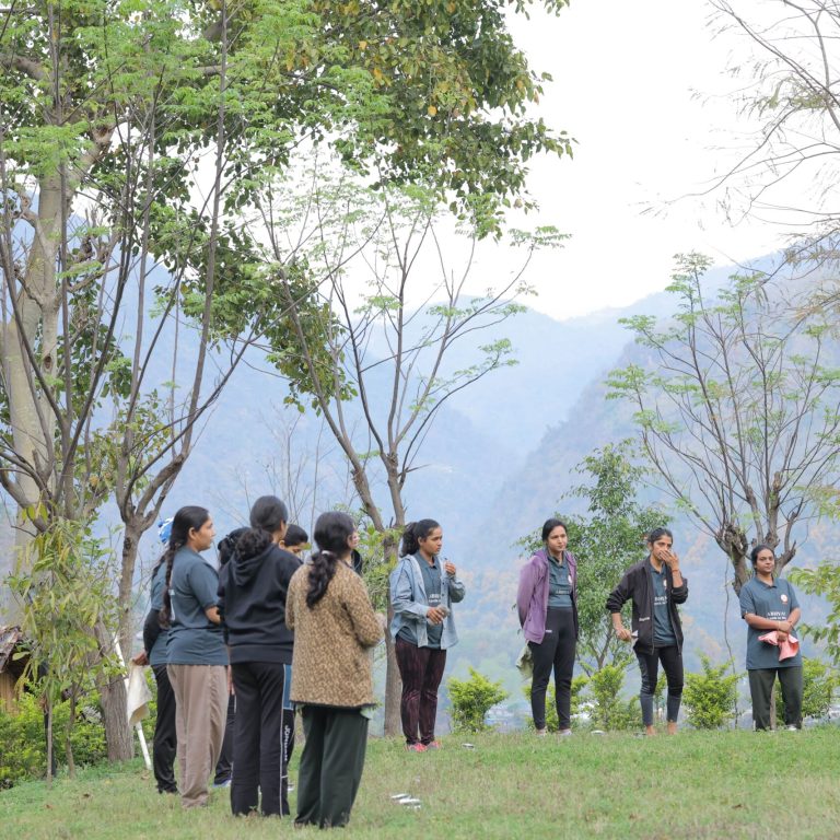 7-days-retreat-rishikesh-art-of-yog